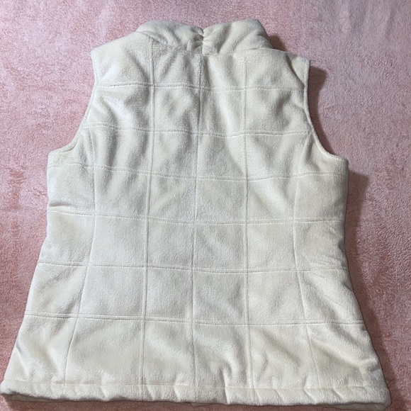 British Khaki Vest Thick and Super Soft Cream Color - Picture 5 of 7
